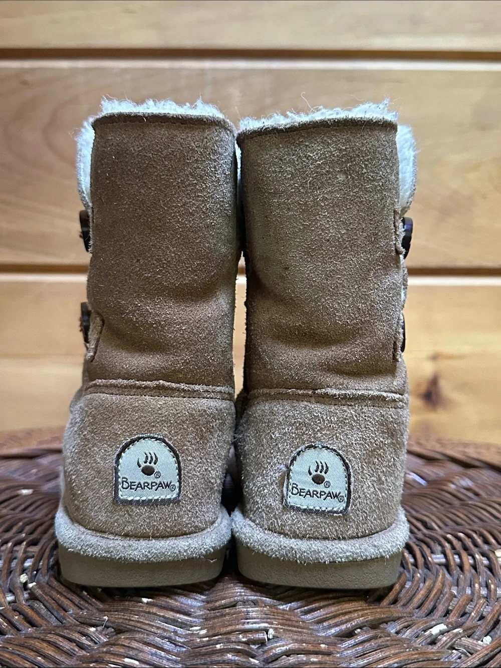 Bearpaw suede brown tan shearling lined kids boot 11